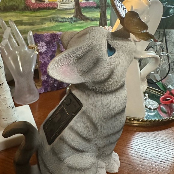 Charming Gray Cat Figurine with Butterfly Accent (solar lit) 11 inches high - Picture 7 of 10